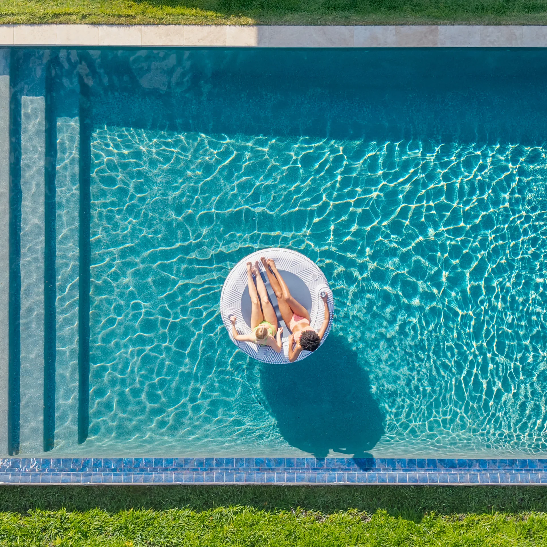 Dryside™ Island Inflatable Pool Float - Image 6