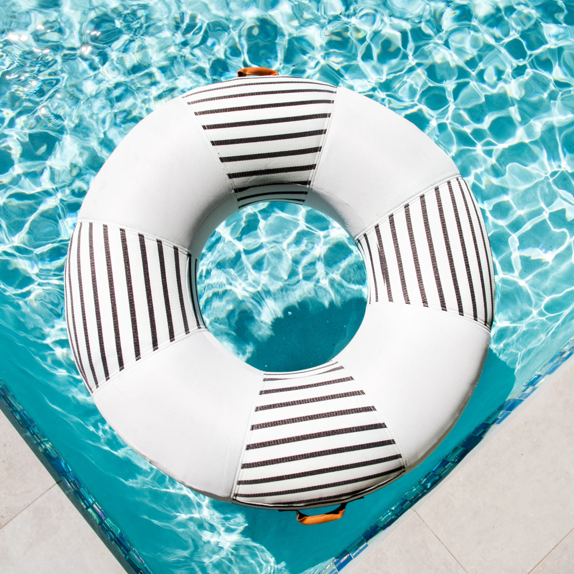 Lux Inflatable Ring - Image 8